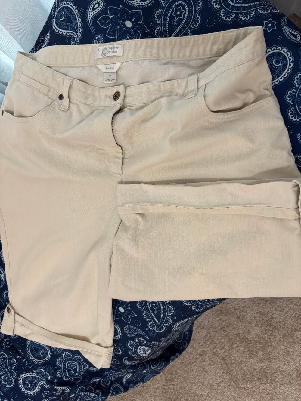 Christopher & Banks size 14 stretch cream khaki shorts w cuff detail